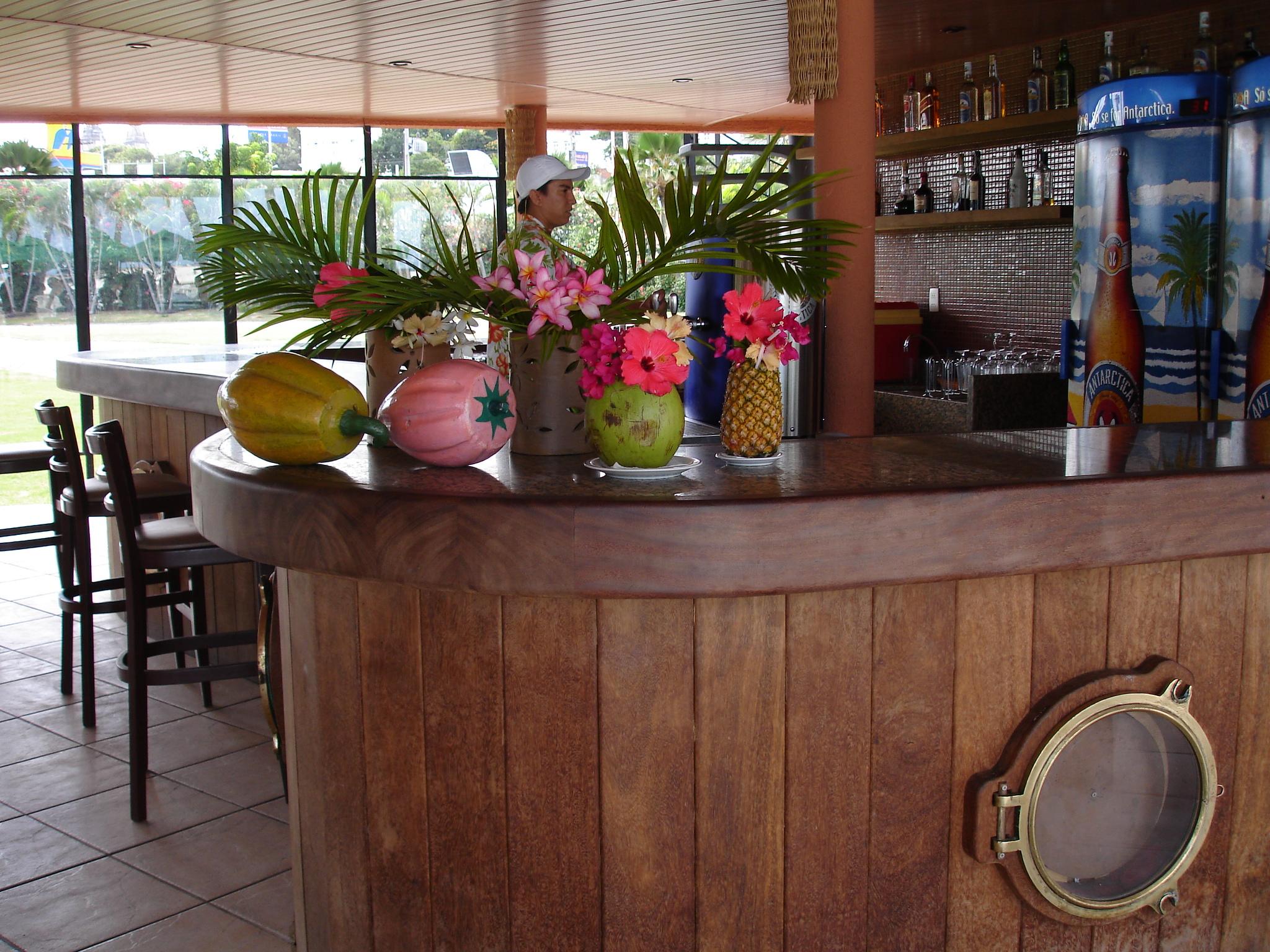 פורטאלזה Marina Park Hotel מראה חיצוני תמונה A tiki bar in Hawaii