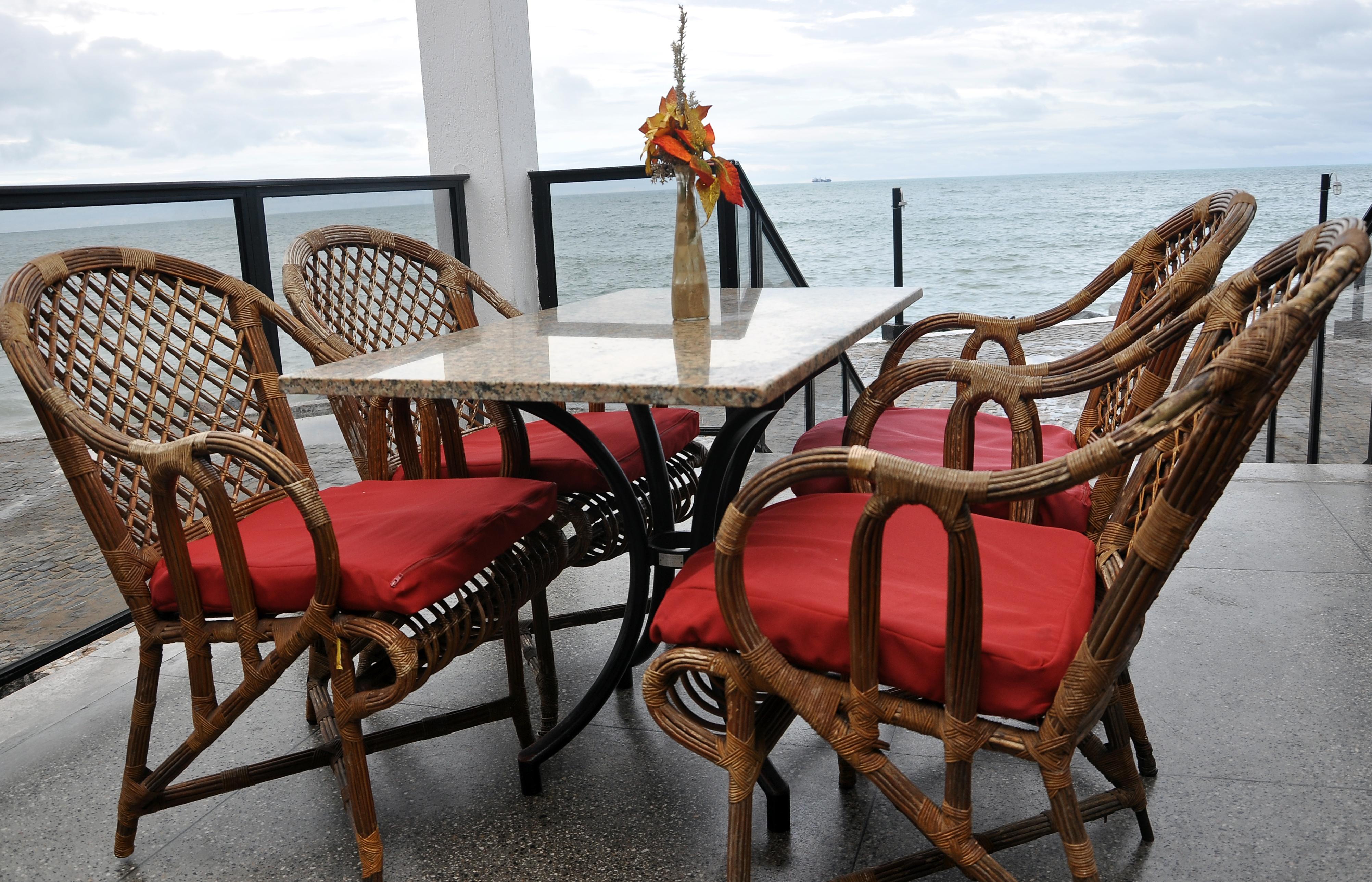 פורטאלזה Marina Park Hotel מראה חיצוני תמונה Bamboo furniture