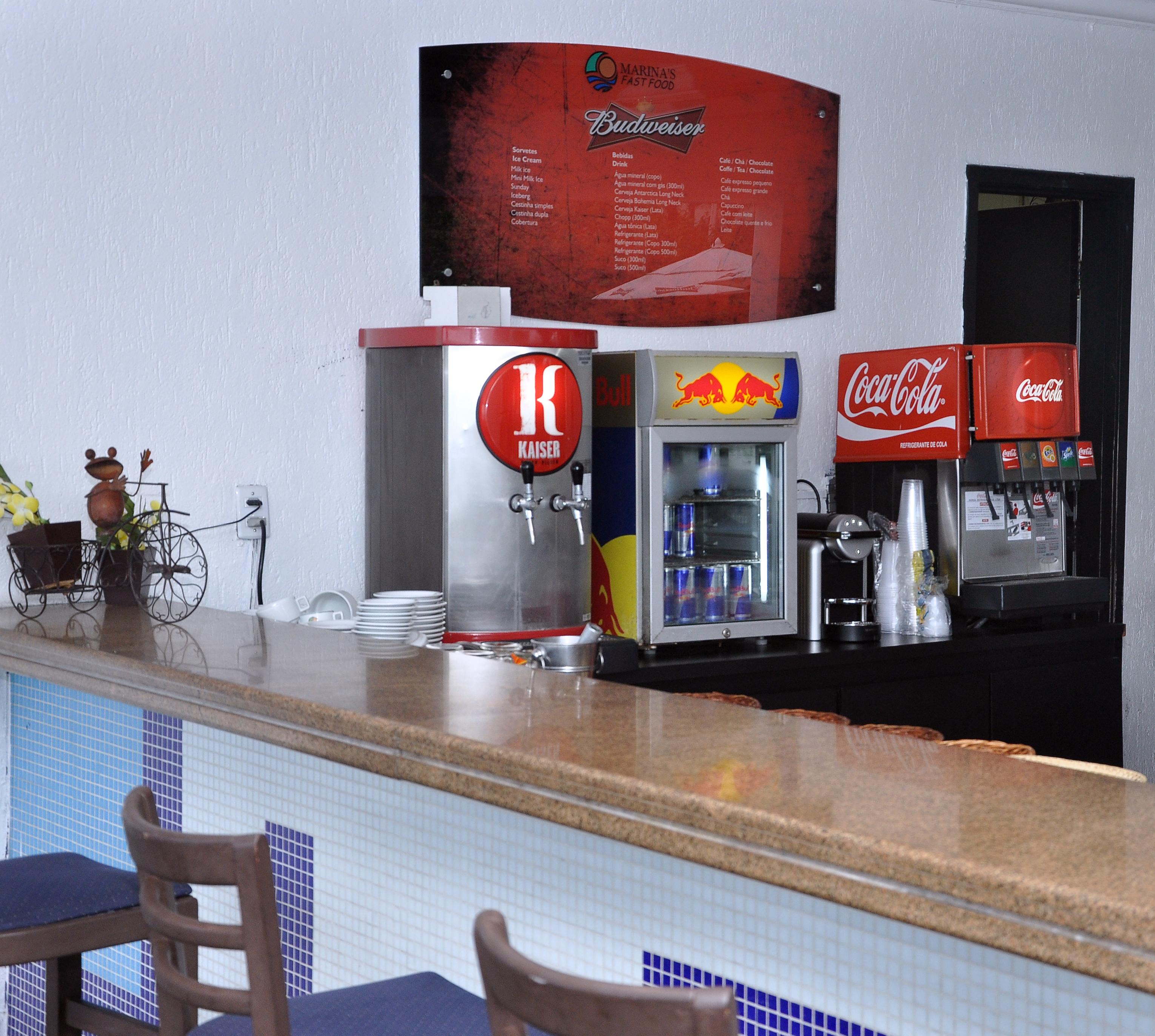 פורטאלזה Marina Park Hotel מראה חיצוני תמונה A 3D rendering of a bar