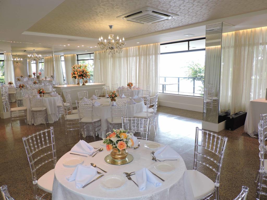 פורטאלזה Marina Park Hotel מראה חיצוני תמונה The interior of the ballroom at the Riverview Mansion